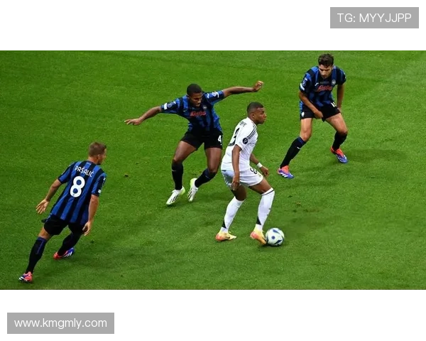 足球明星原地晃人技巧解析与精彩瞬间回顾图集