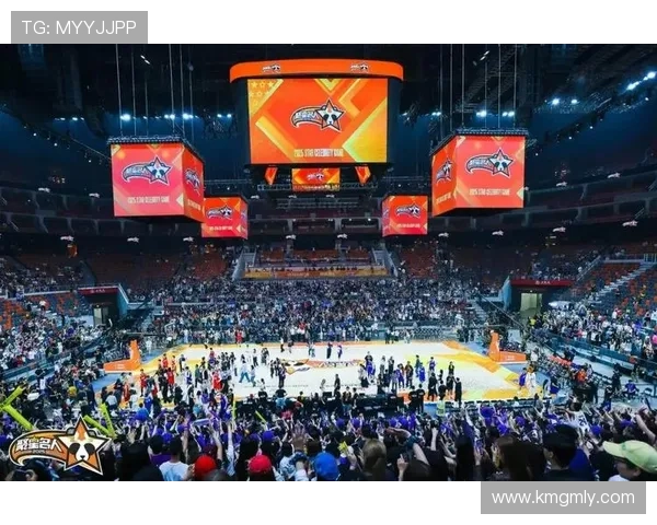 当足球明星踏入NBA赛场引发的跨界碰撞与精彩瞬间 当足球明星踏入NBA赛场引发的跨界碰撞与精彩瞬间