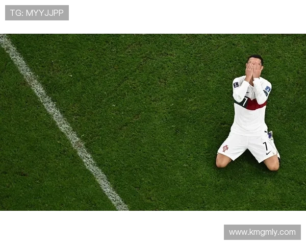 足球明星在赛场上泪洒瞬间感动无数球迷展现真情流露的背后故事 足球明星在赛场上泪洒瞬间感动无数球迷展现真情流露的背后故事